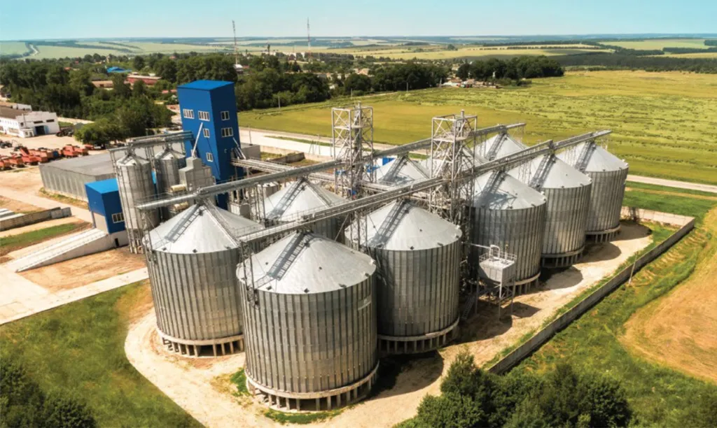 Photo Industrial elevator complex 