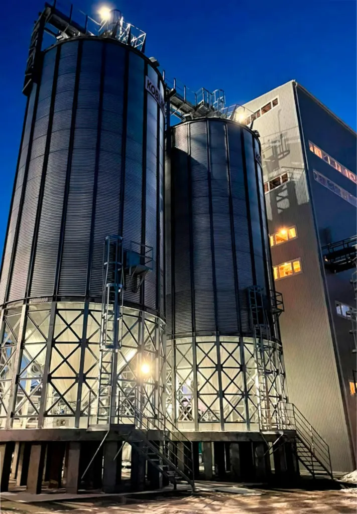 Photo Industrial elevator complex