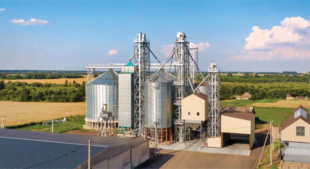Photo Industrial elevator complex 