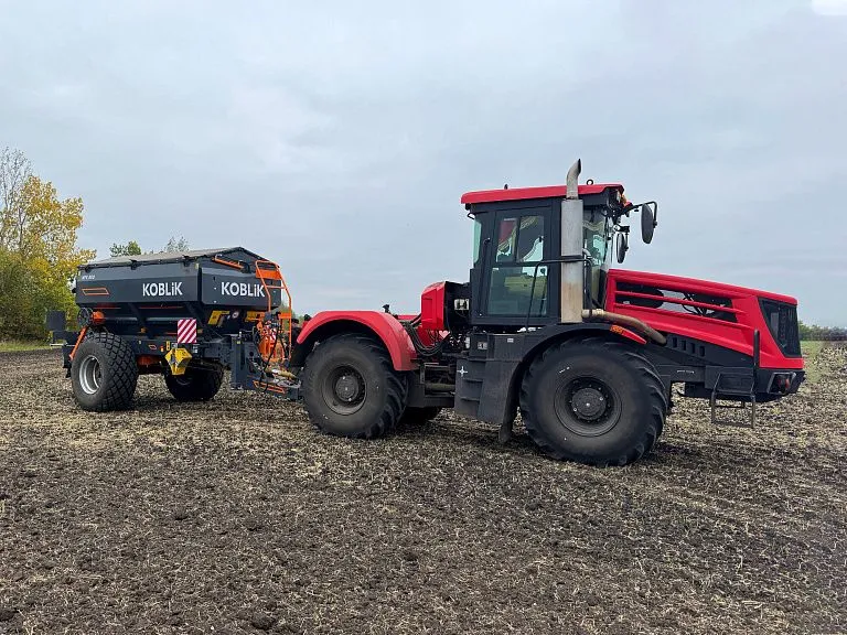 NPK 800 mineral fertiliser spreader — photo 1