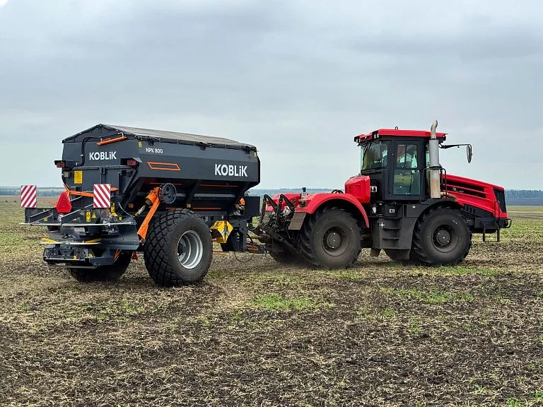 NPK 800 mineral fertiliser spreader — photo 10